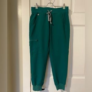 Figs Zamora scrub bottoms in small petite